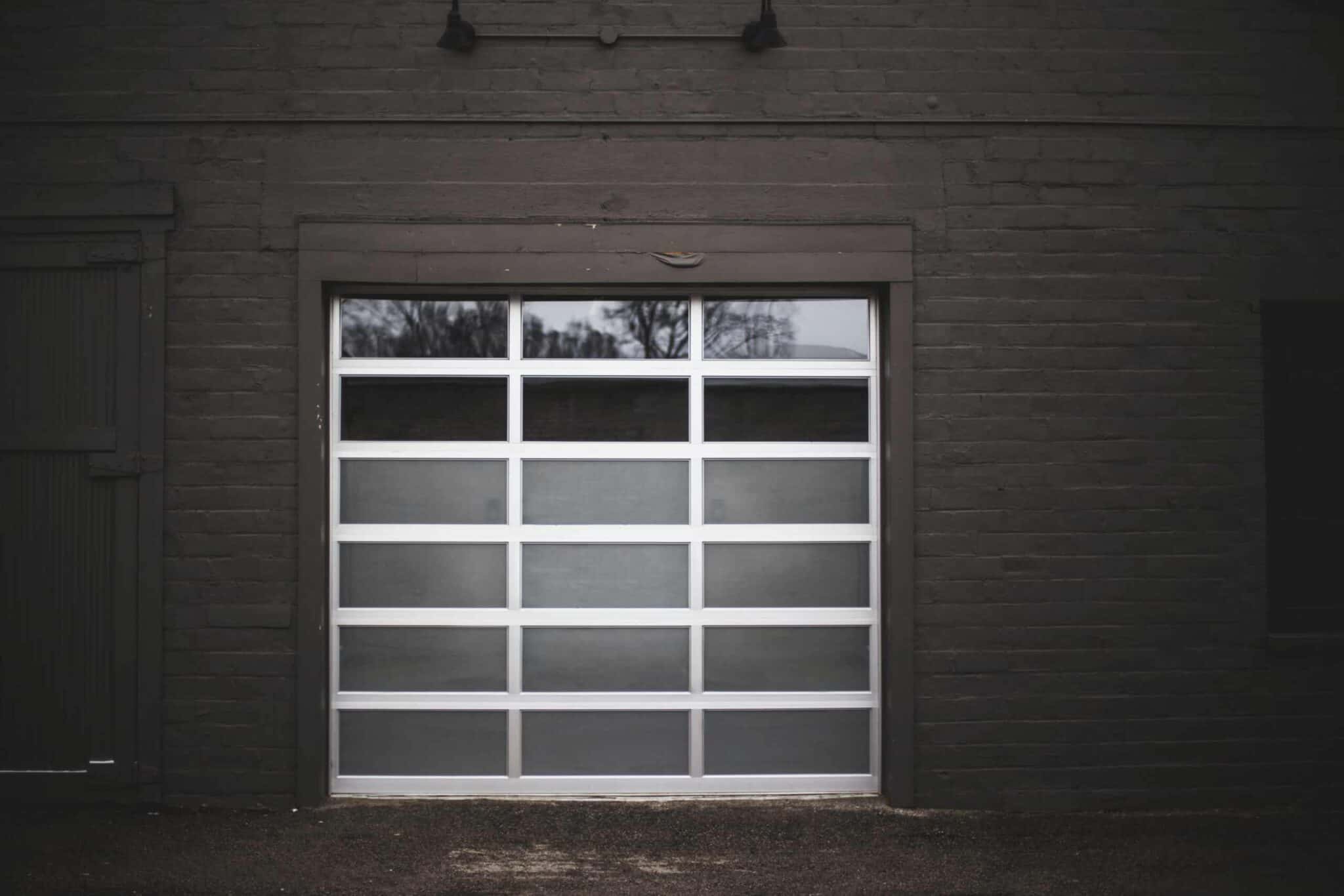 How to Repair Cracked Garage Doors